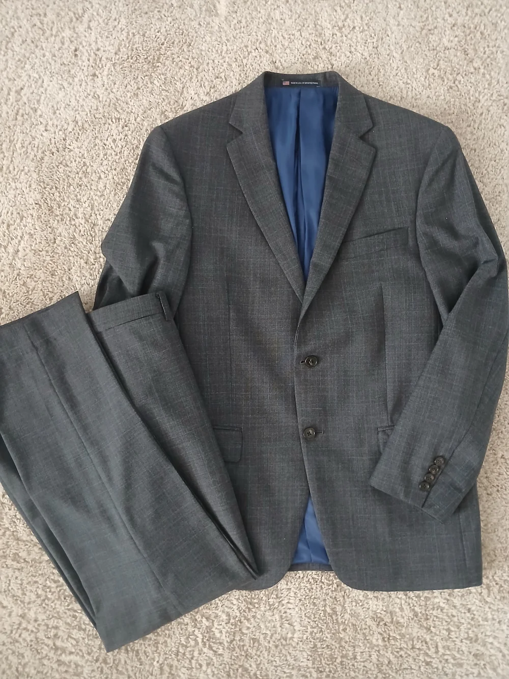 Hart Schaffner Marx Gray Plaid Men's Suit with Blue Lining